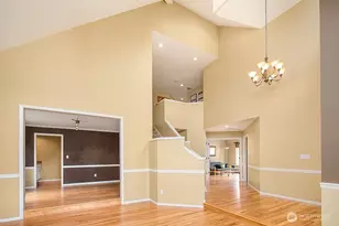 7811 146th Pl SE, Newcastle, WA 98059 - Photo 4