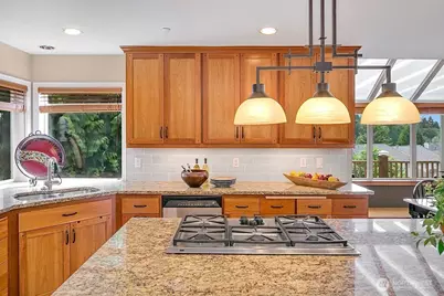 7811 146th Place SE, Newcastle, WA 98059 - Photo 10