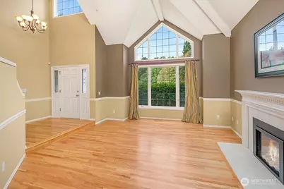 7811 146th Place SE, Newcastle, WA 98059 - Photo 2