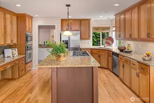 7811 146th Pl SE, Newcastle, WA 98059 - Photo 8