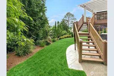 7811 146th Place SE, Newcastle, WA 98059 - Photo 20
