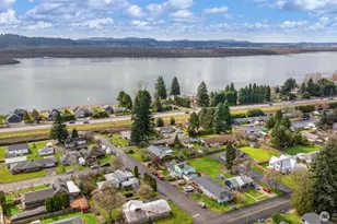 235 9th St, Washougal, WA 98671 - Photo 2