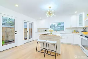 1518 NE 106th St, Seattle, WA 98125 - Photo 10