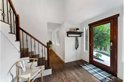 8205 NE Blakely Court W, Bainbridge Island, WA 98110 - Photo 4