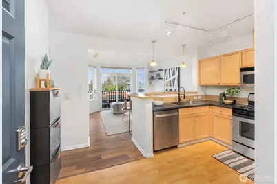 7116 Greenwood Avenue N #305, Seattle, WA 98103 - Photo 4