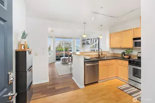 7116 Greenwood Ave N, Seattle, WA 98103 - Photo 4