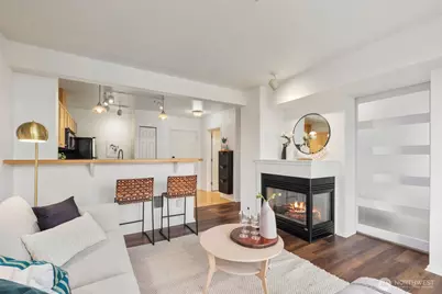 7116 Greenwood Avenue N #305, Seattle, WA 98103 - Photo 10