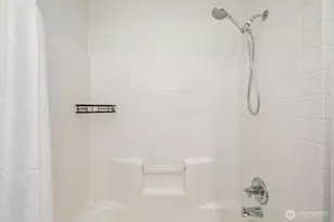 7116 Greenwood Ave N, Seattle, WA 98103 - Photo 14