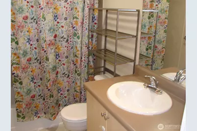 10605 SE 261st Place #D302, Kent, WA 98030 - Photo 4