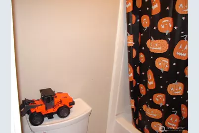 10605 SE 261st Place #D302, Kent, WA 98030 - Photo 8