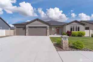 755 S Perry Ave, East Wenatchee, WA 98802 - Photo 1