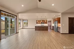 755 S Perry Ave, East Wenatchee, WA 98802 - Photo 6