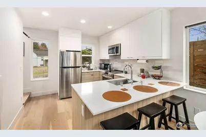 2211 17th Avenue S, Seattle, WA 98144 - Photo 10