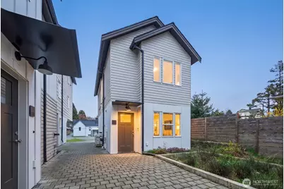 2211 17th Avenue S, Seattle, WA 98144 - Photo 1