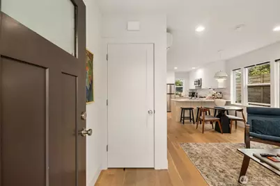 2211 17th Avenue S, Seattle, WA 98144 - Photo 2