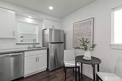 940 N 89th Street, Seattle, WA 98103 - Photo 8