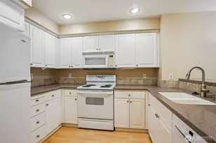 12034 15th Ave NE, Seattle, WA 98125 - Photo 6