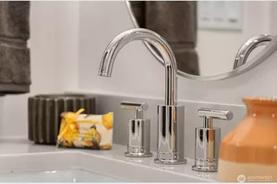 113 24th Avenue E #B, Seattle, WA 98112 - Photo 24