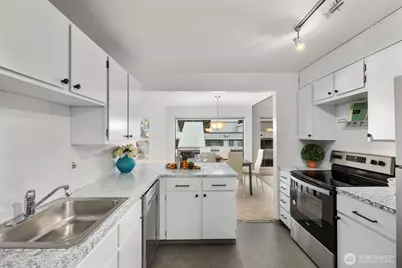 13741 15th Avenue NE #C3, Seattle, WA 98125 - Photo 4