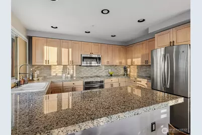 601 W Mercer Place #301, Seattle, WA 98119 - Photo 14