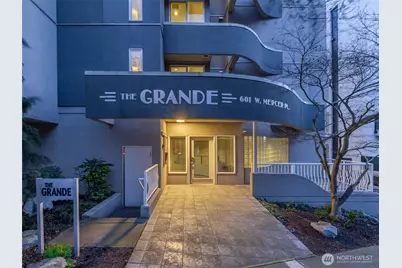 601 W Mercer Place #301, Seattle, WA 98119 - Photo 4
