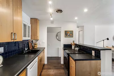 632 13th Avenue E #12, Seattle, WA 98102 - Photo 18