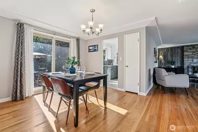 11537 Corliss Avenue N, Seattle, WA 98133 - Photo 10