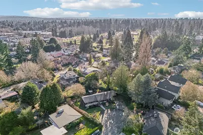 11537 Corliss Avenue N, Seattle, WA 98133 - Photo 38