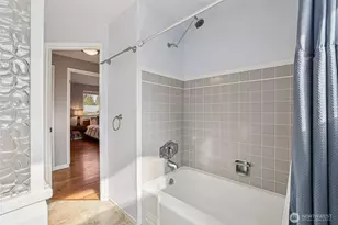 11537 Corliss Ave N, Seattle, WA 98133 - Photo 24