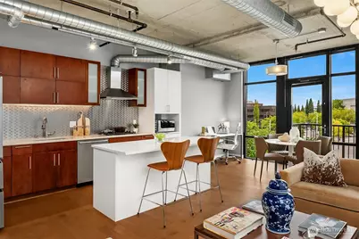 2720 3rd Avenue #405, Seattle, WA 98121 - Photo 2