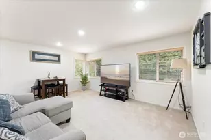 7041 Eagle Lake Dr SE, Snoqualmie, WA 98065 - Photo 18