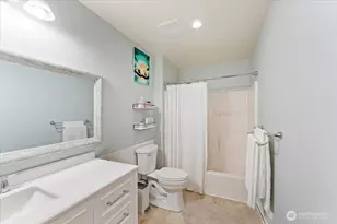 7041 Eagle Lake Dr SE, Snoqualmie, WA 98065 - Photo 16