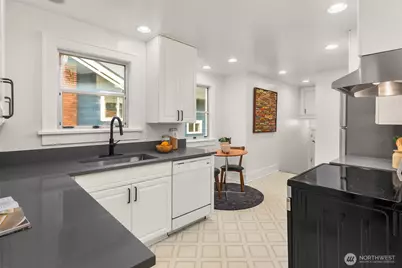 543 N 81st Street, Seattle, WA 98103 - Photo 6