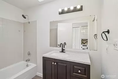 2349 Boylston Avenue E, Seattle, WA 98102 - Photo 24