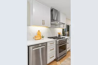 20049 Wallingford Avenue N, Shoreline, WA 98133 - Photo 12