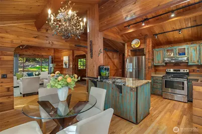 10750 N Madison Avenue NE, Bainbridge Island, WA 98110 - Photo 10