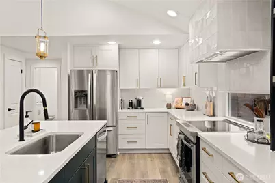 23011 SE Lake Wilderness Drive, Maple Valley, WA 98038 - Photo 14