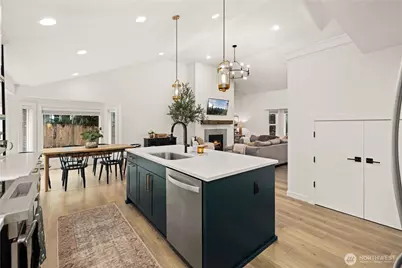 23011 SE Lake Wilderness Drive, Maple Valley, WA 98038 - Photo 16