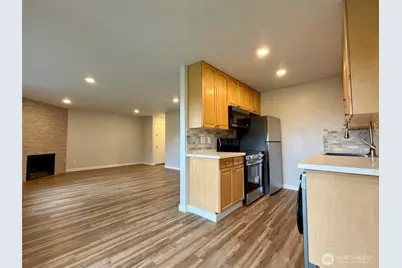 9623 S 248th #B11, Kent, WA 98030 - Photo 4