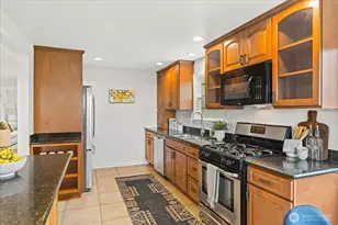 11513 Palatine Ave N, Seattle, WA 98133 - Photo 10