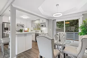 12026 NE 99th Ln, Kirkland, WA 98033 - Photo 4