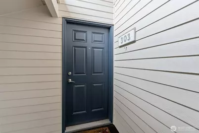 12505 NE 143rd Street #B303, Kirkland, WA 98034 - Photo 2