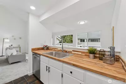 12505 NE 143rd Street #B303, Kirkland, WA 98034 - Photo 8