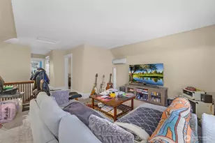 708 Warren Ave N, Seattle, WA 98109 - Photo 22