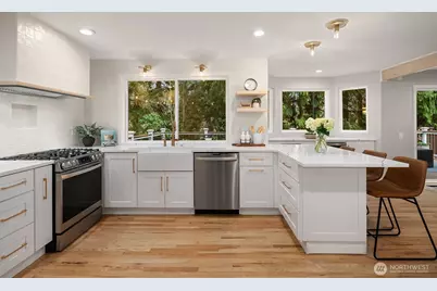 4679 238th Way SE, Sammamish, WA 98029 - Photo 10