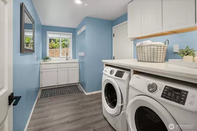 4679 238th Way SE, Sammamish, WA 98029 - Photo 20