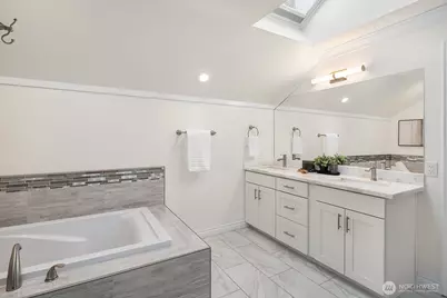 4679 238th Way SE, Sammamish, WA 98029 - Photo 24