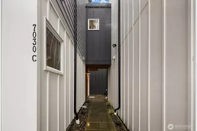 7030 Mary Avenue NW #C, Seattle, WA 98117 - Photo 2