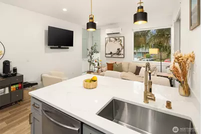 7030 Mary Avenue NW #C, Seattle, WA 98117 - Photo 6