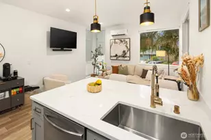 7030 Mary Ave NW, Seattle, WA 98117 - Photo 6